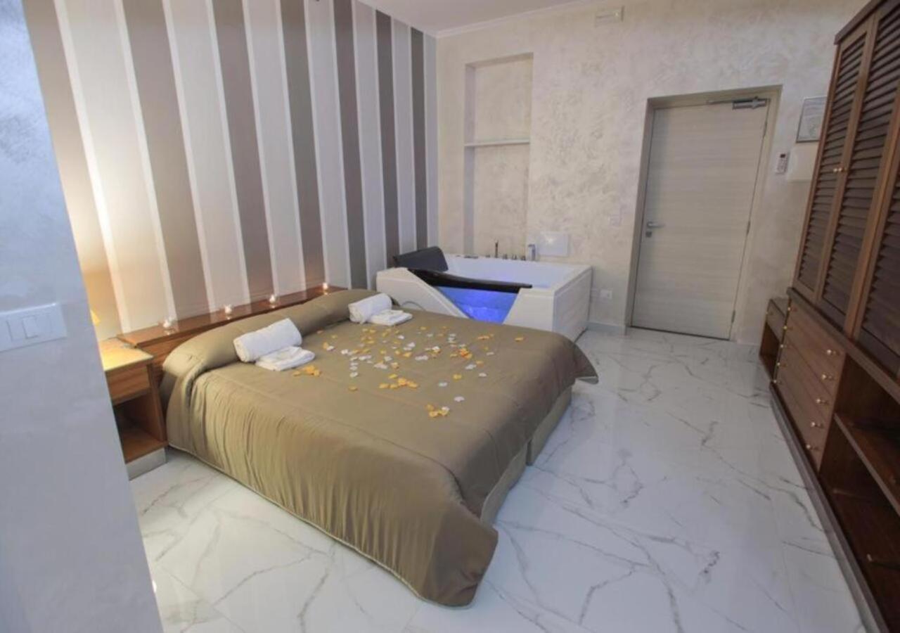 Hotel Holiday Foggia Exterior foto